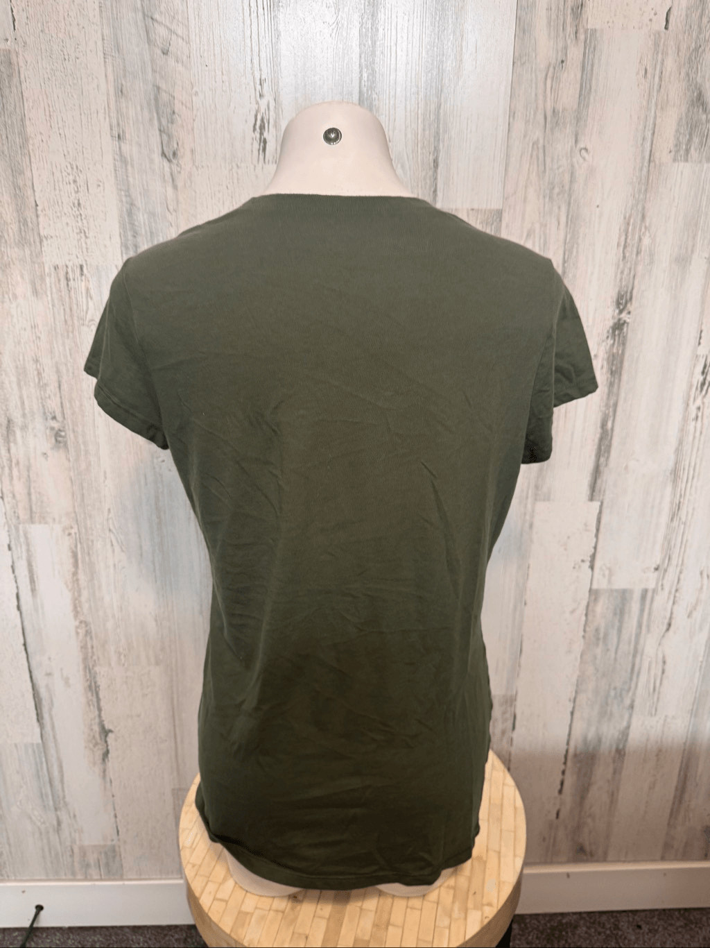 No Boundaries Solid Olive Green Crew Neck T-Shirt Womens Size XXL 19 Short Sleev