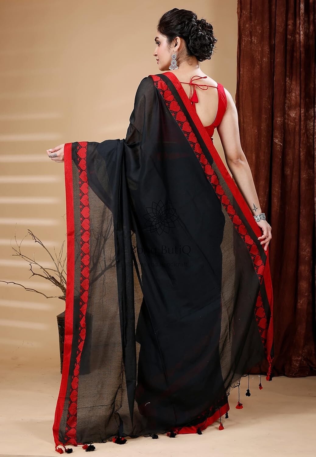 Women’s Woven Heart Motif Handloom Cotton Blend Saree
