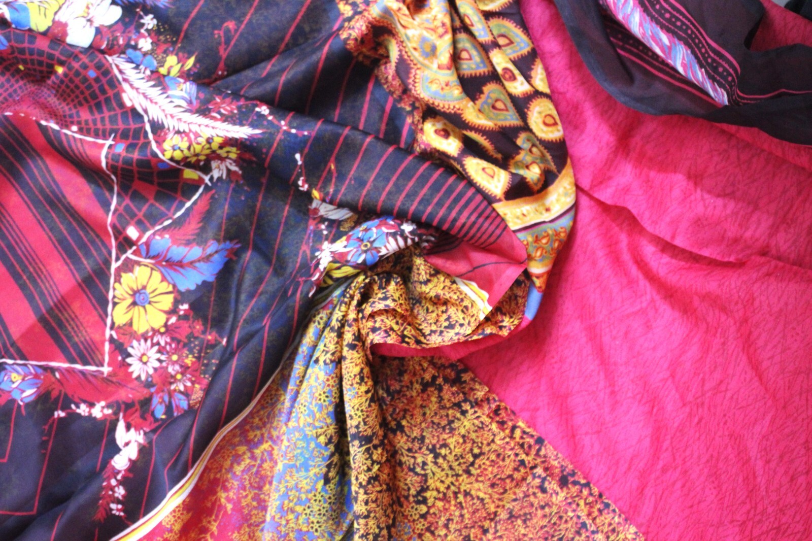 Vintage Dress Indian Women Wrap Printed Craft Fabric Sari Home Decor Fabric Lot