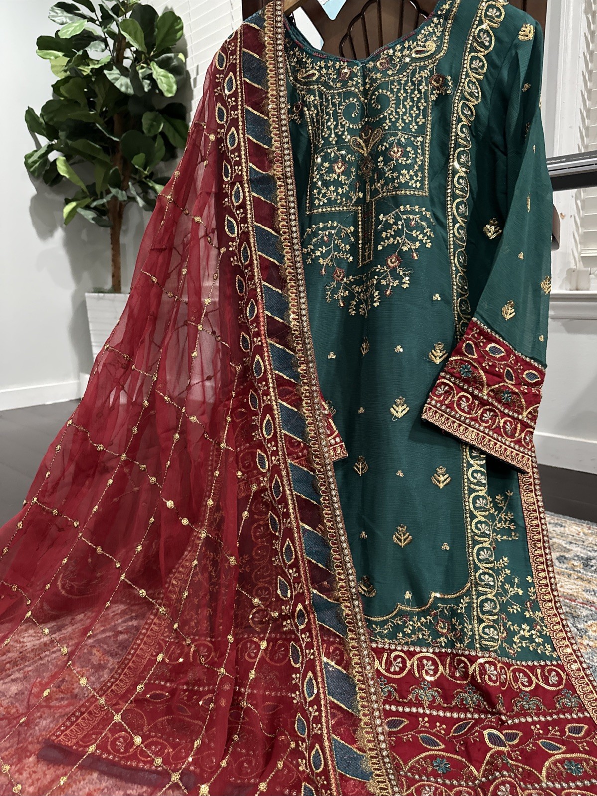 Indian Pakistani Chiffon Salwar Kameez Size L Back And Front Neck Embroidery