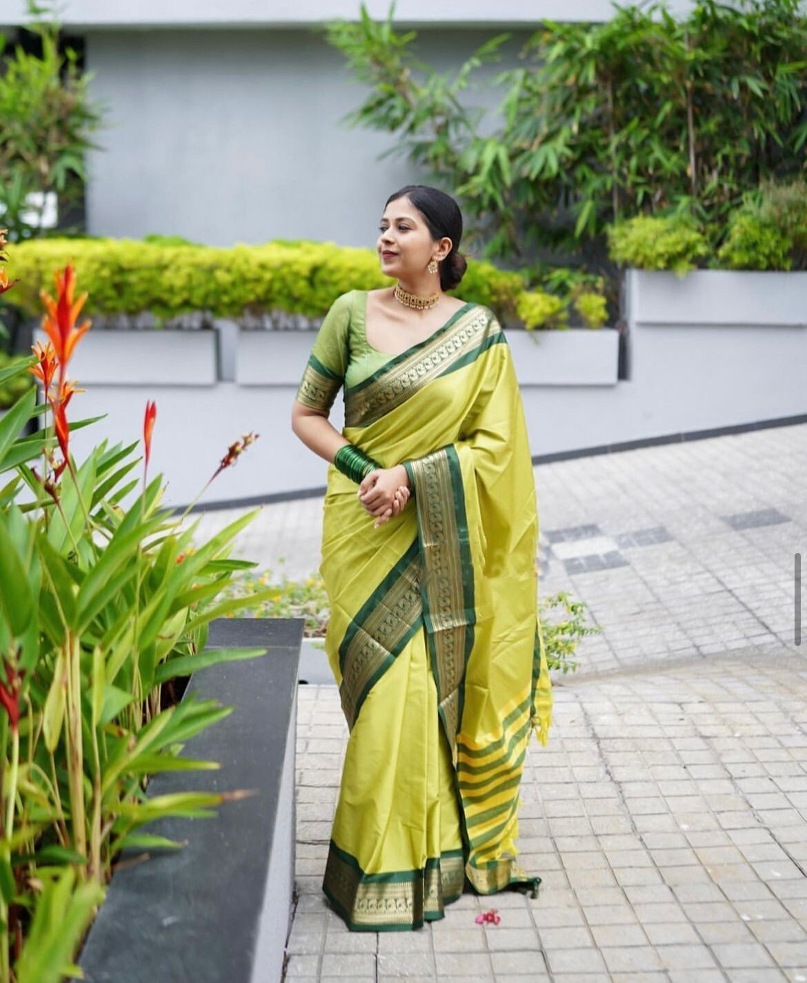 Indian Saree Pakistani Designer PartyWear Blouse Sari Wedding Traditional Ethnic
