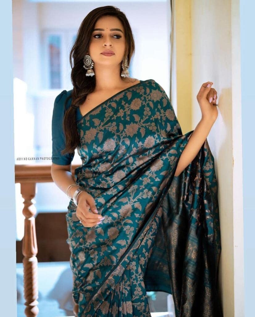 TRADITIONAL PARTY WEAR SOFT SILK INDIAN WEDDING WEAR KANJEEVARAM SAREE SARI