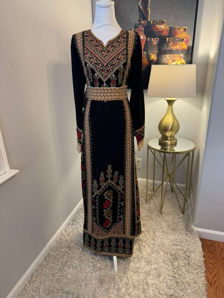 Roma Thobe – Women’s Embroidered Dress, Perfect for Eid, Abaya, Ramadan