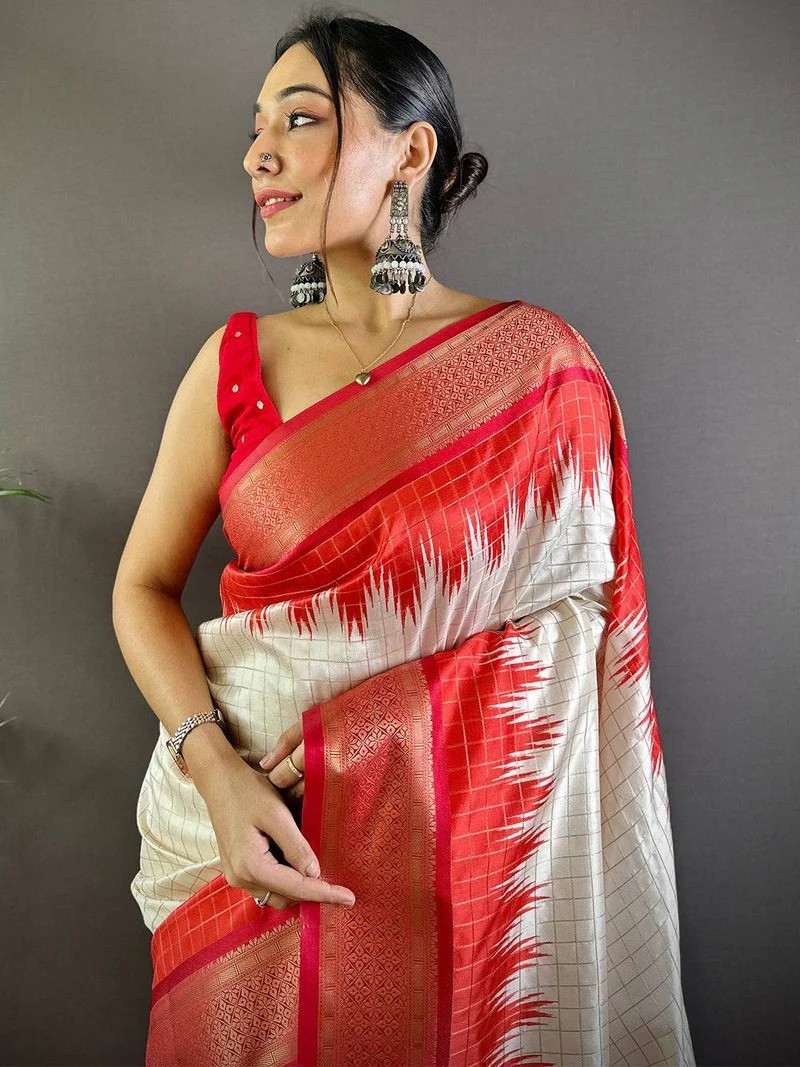 Women’s Odd White Soft Silk Zari Checks Saree With Unstitched Blouse Piece