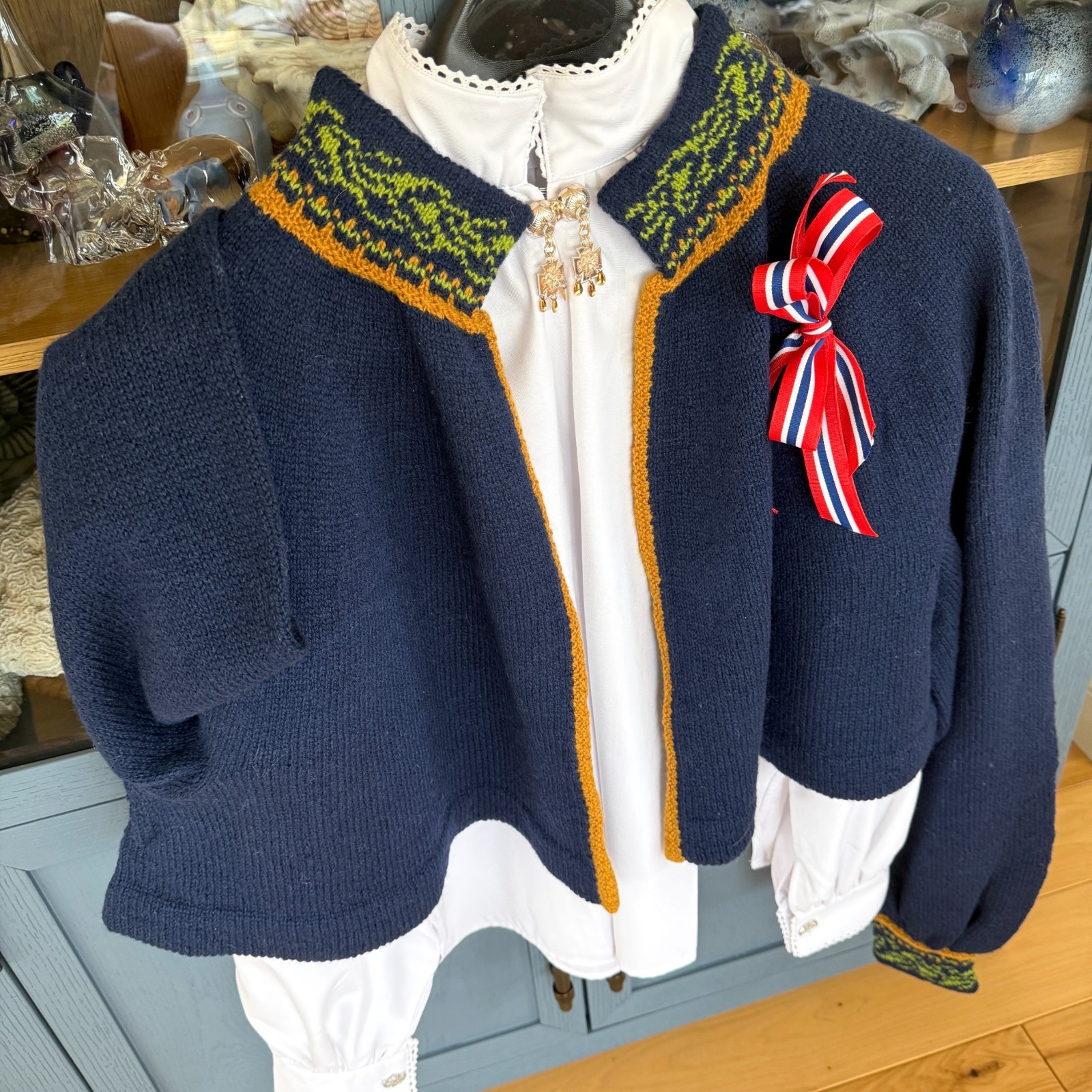 AUTHENTIC New 2/3X+ Plus NORWEGIAN Hand knit wool jacket Nordland Bunad Norway