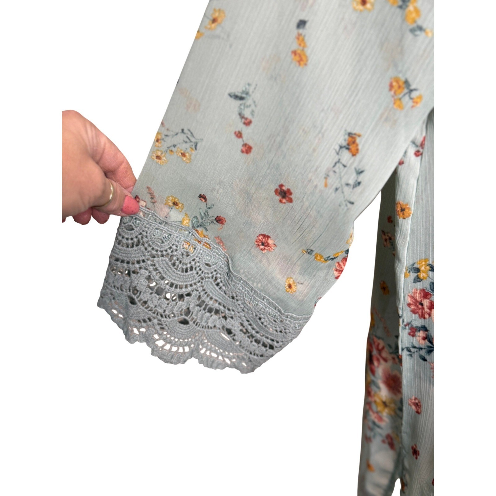 altar’d state Sage Green Floral Kimono Crochet Lace Trim Size Medium Fairy