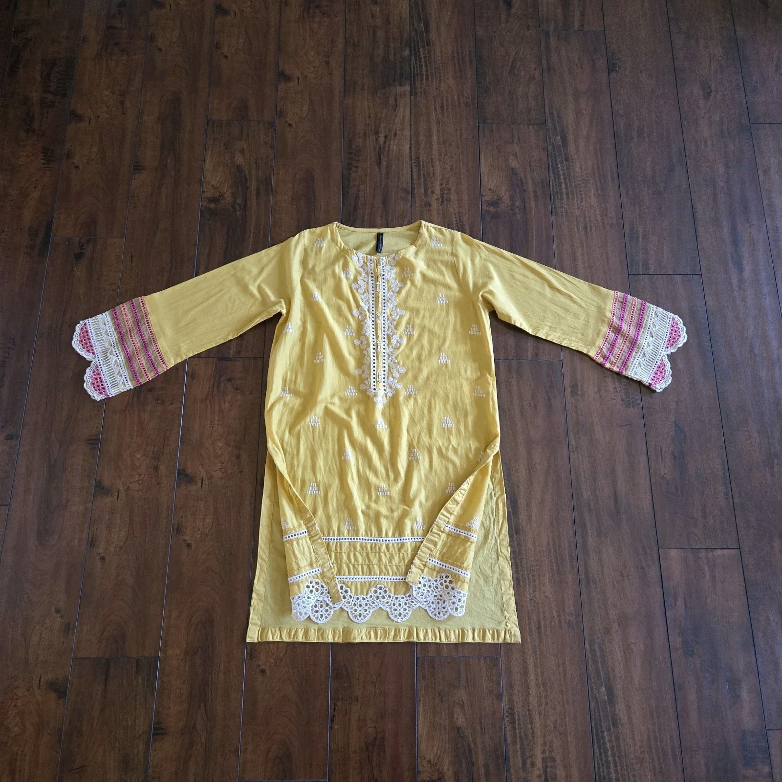 Embroidered Yellow Kurti Shirt 100% Cotton Crew-neck Size Large