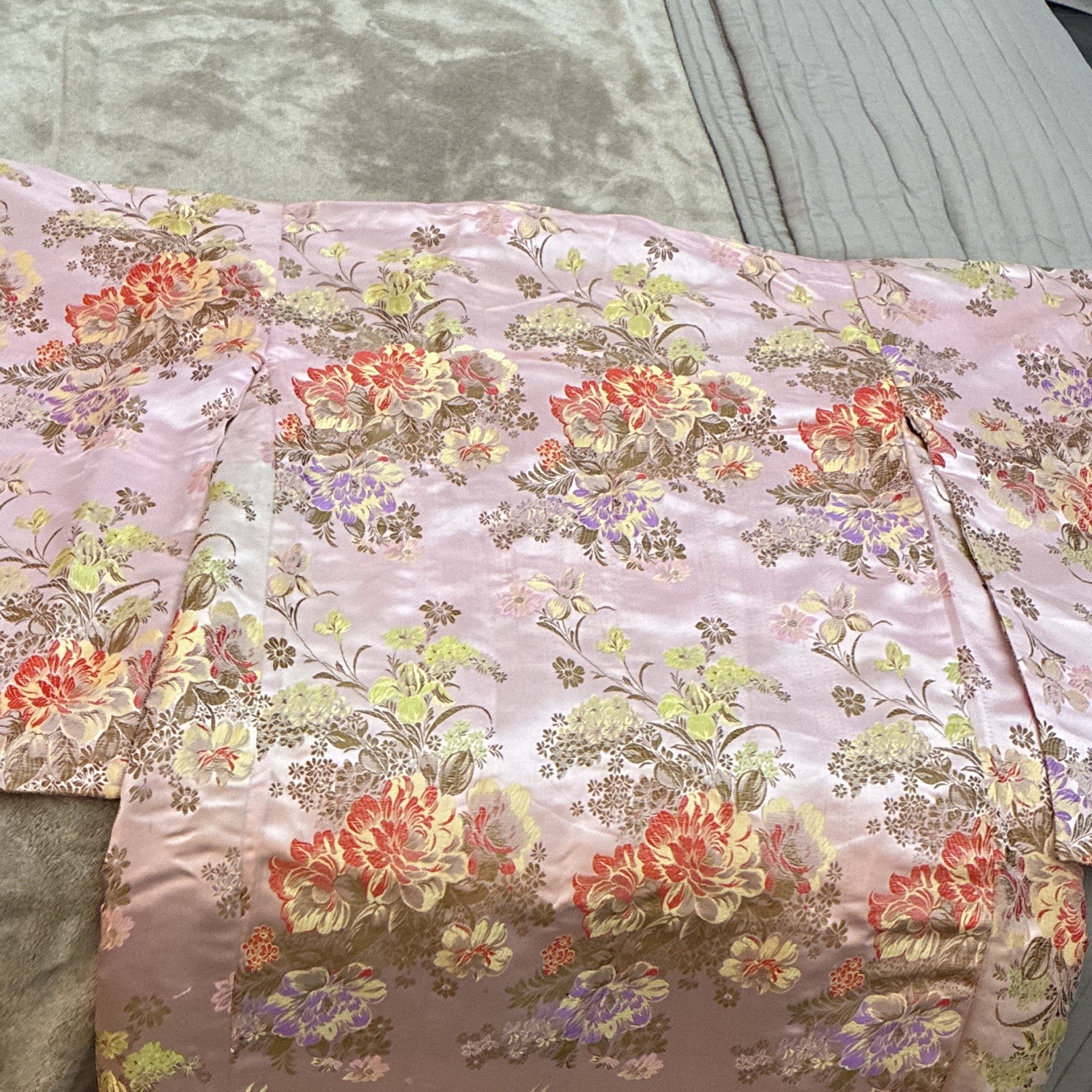 Women’s Pink Floral Silk Satin Kimono Robe, One Size, Obi Sash Belt Bow
