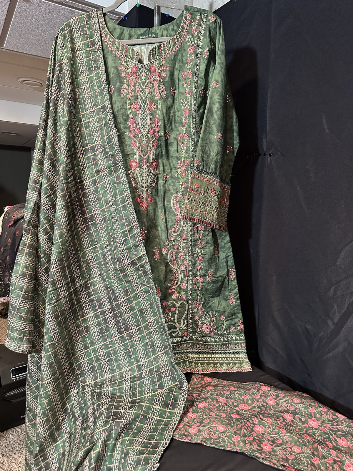 CLEARANCE ‼️ Bin Saeed Emb 3 Pc Suit – LAST ONE . Medium Size – $35