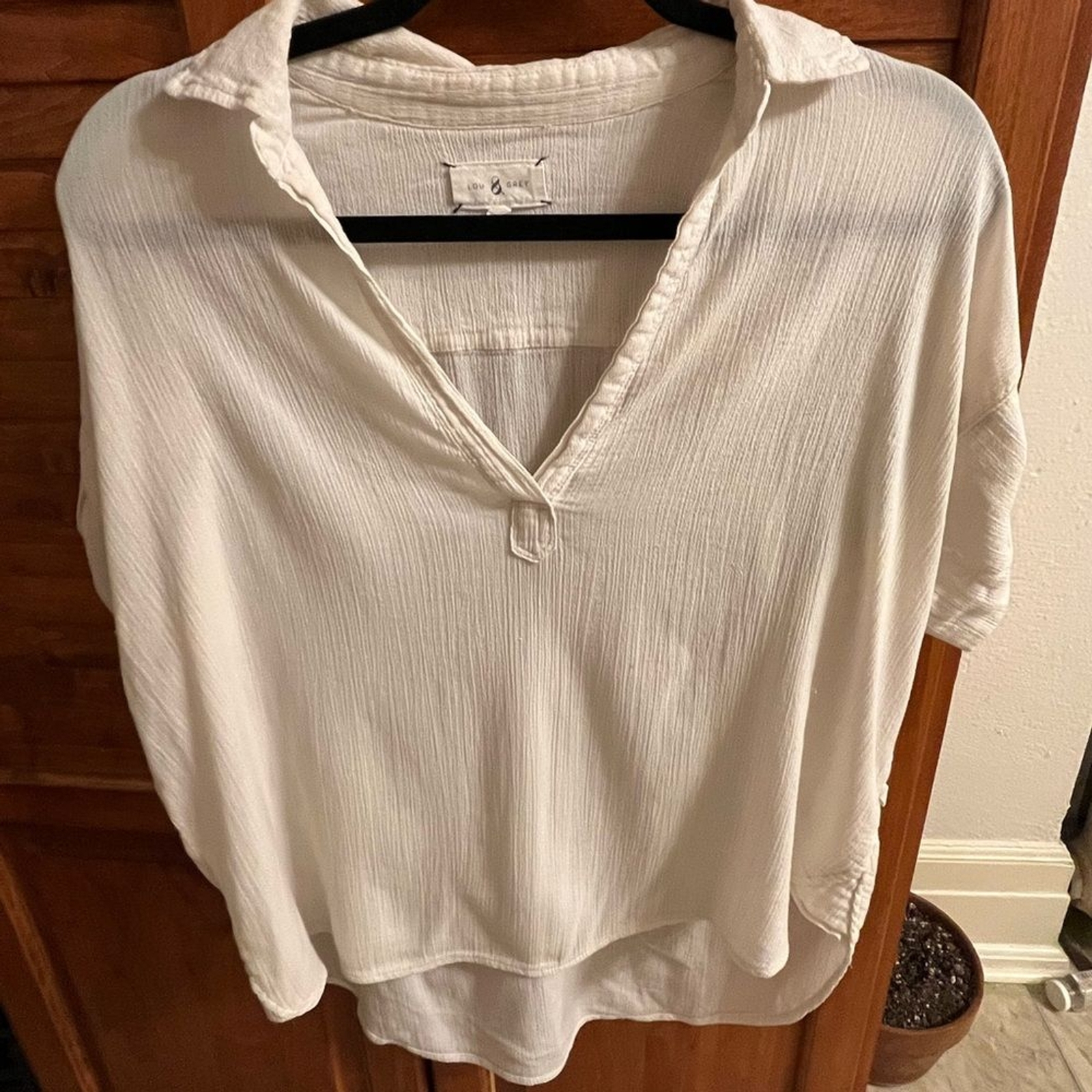 Lou & Grey loose white blouse size small white v neck 3 quarter length sleeves