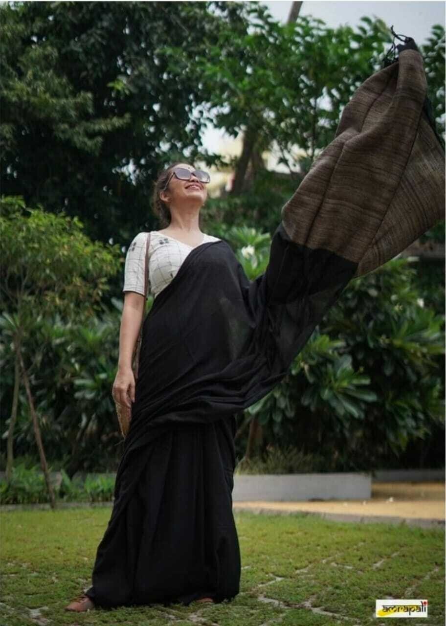 Woven Handloom Cotton Blend Saree (Black)