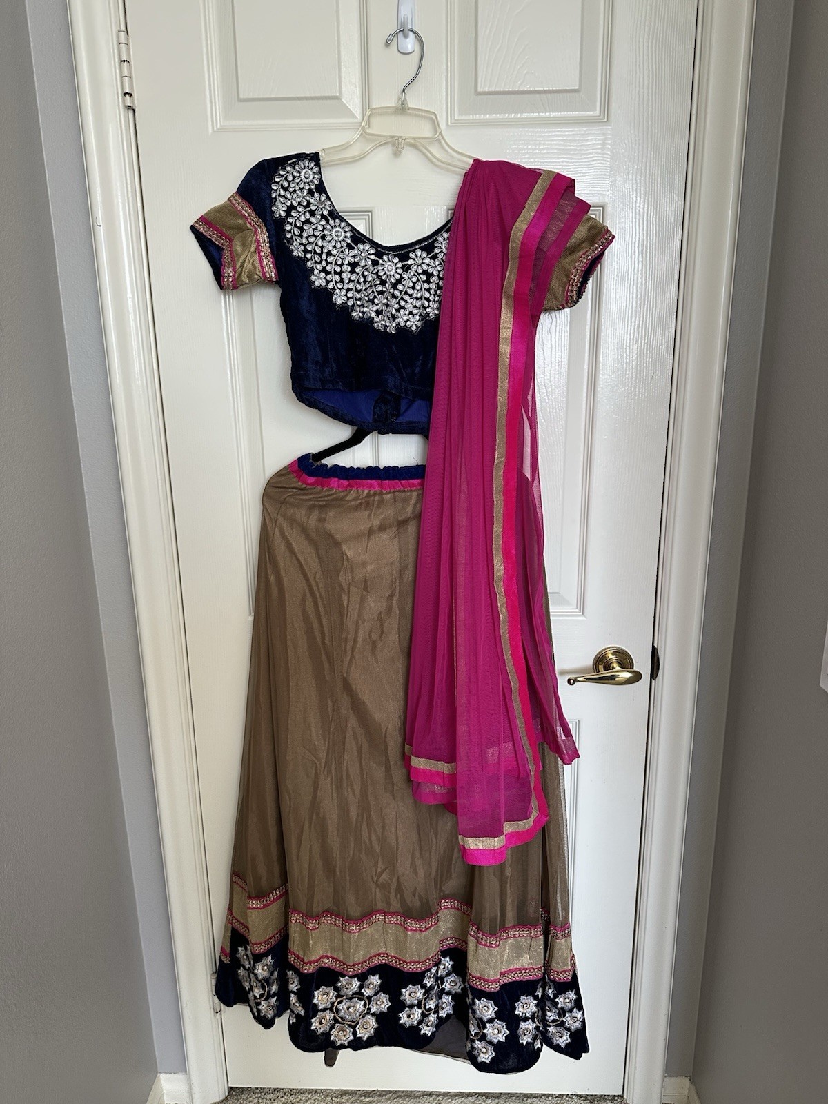 LEHENGA Choli Blouse Skirt And Duppata Gold Pink And Velvet Navy – Size XS