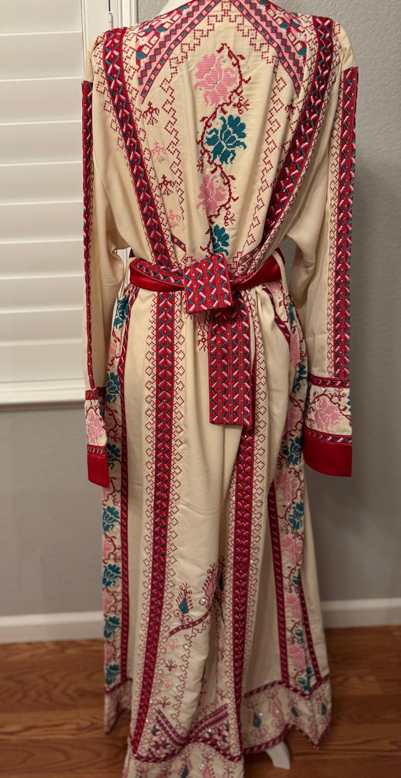Roma Thobe – Women’s Embroidered Dress, Perfect for Eid, Abaya, Ramadan
