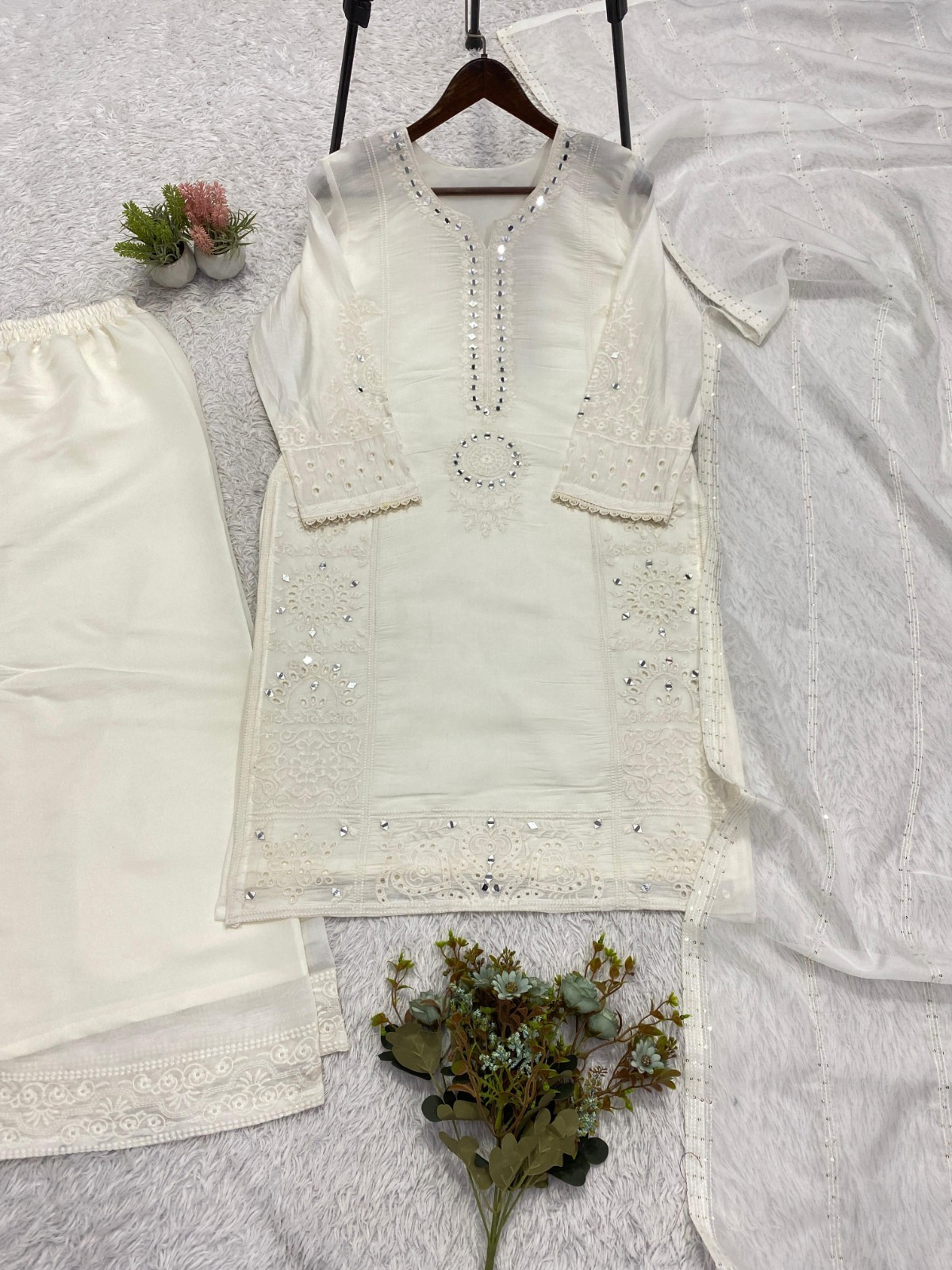 Stylish Mal Chanderi White Top Palazzo With Dupatta For Indian Function Wear
