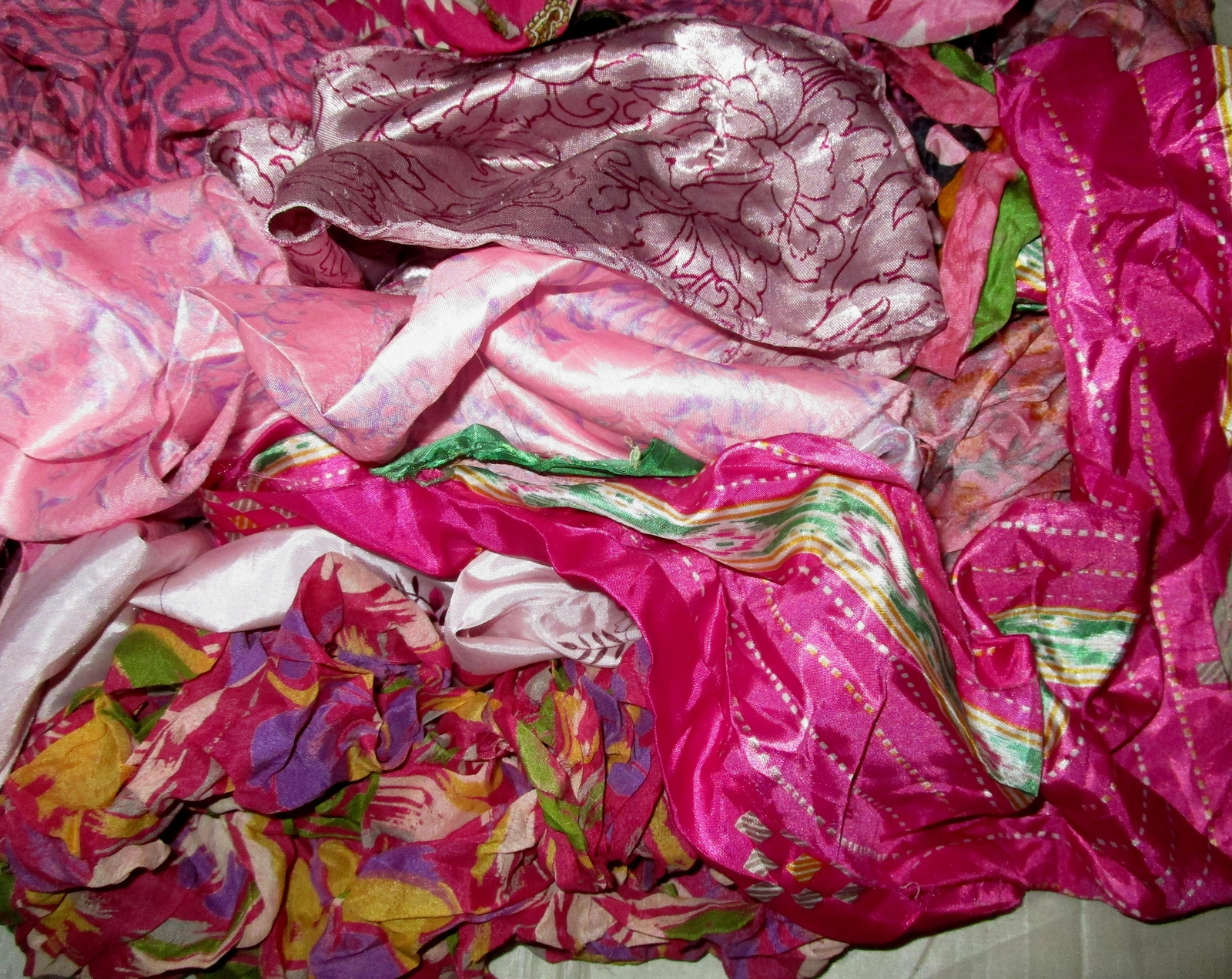 LOT ART SILK Antique Vintage Sari REMNANT Fabrics 100 GRAMS Pink #ABXQD