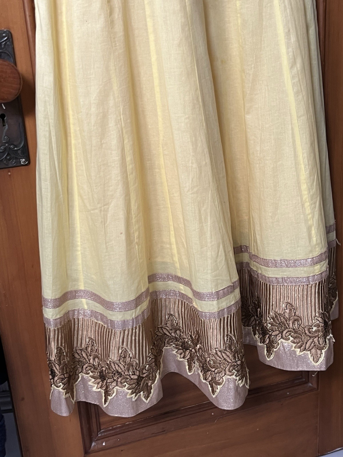 Indian BOLLYWOOD STYLE Yellow/Gold Embroidery Beads Appliqué Party Dress/Costume