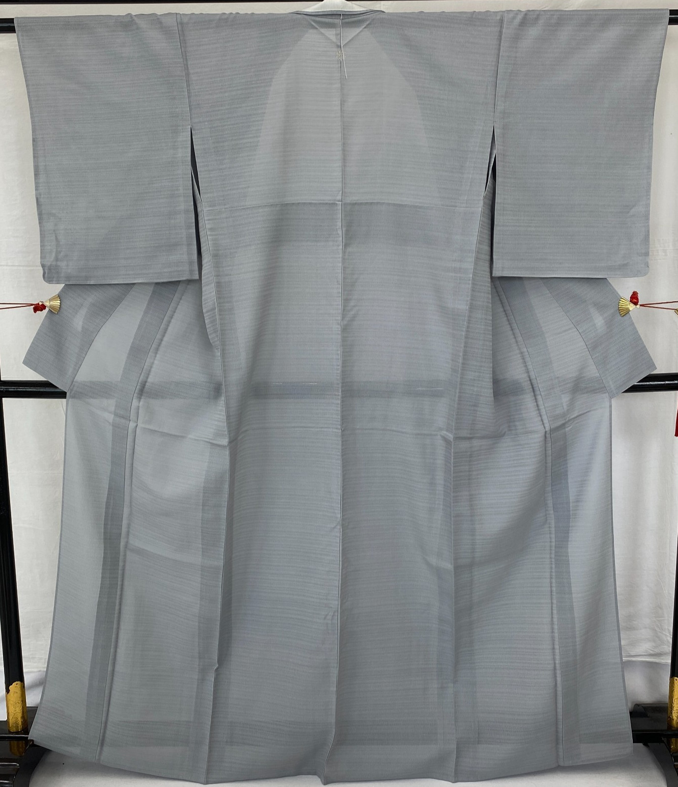 Japanese Vintage Kimono Polyester Gray No Lining Family crest Length 64 in