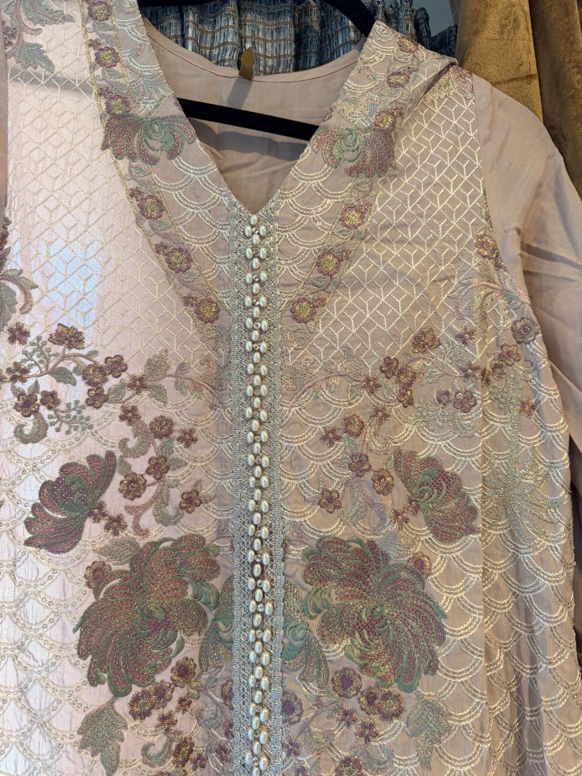 Beechtree tea pink Embroidered Pakistani Salwar Kameez Size 8. 3 Piece Set