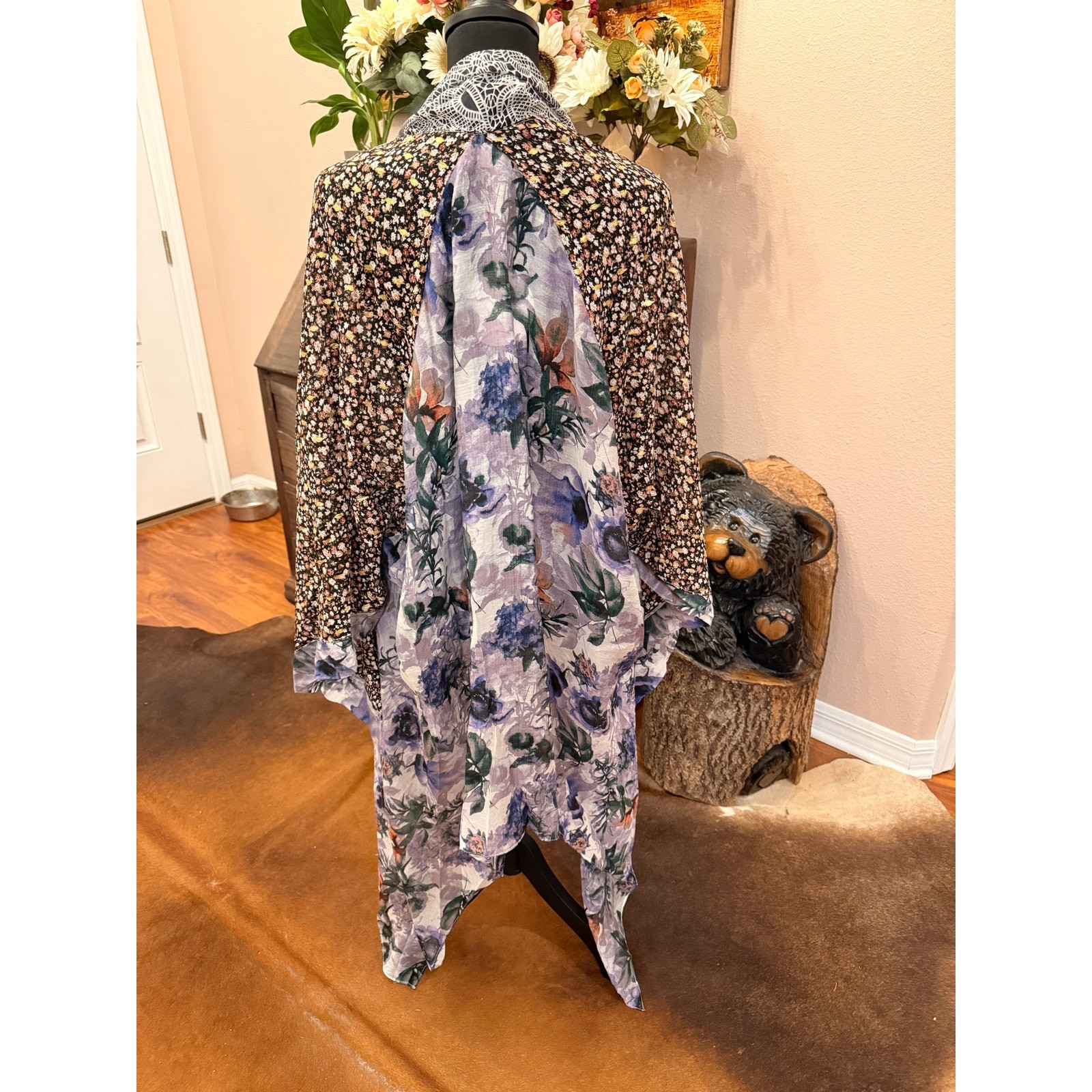 NWT, Umgee Mixed Floral Kimono Cardigan – Size M/L –