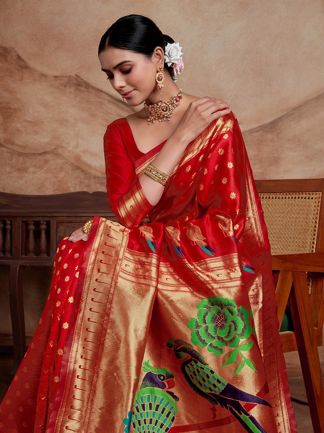 Ethnic Motifs Silk Blend Woven Paithani Saree with Blouse Piece