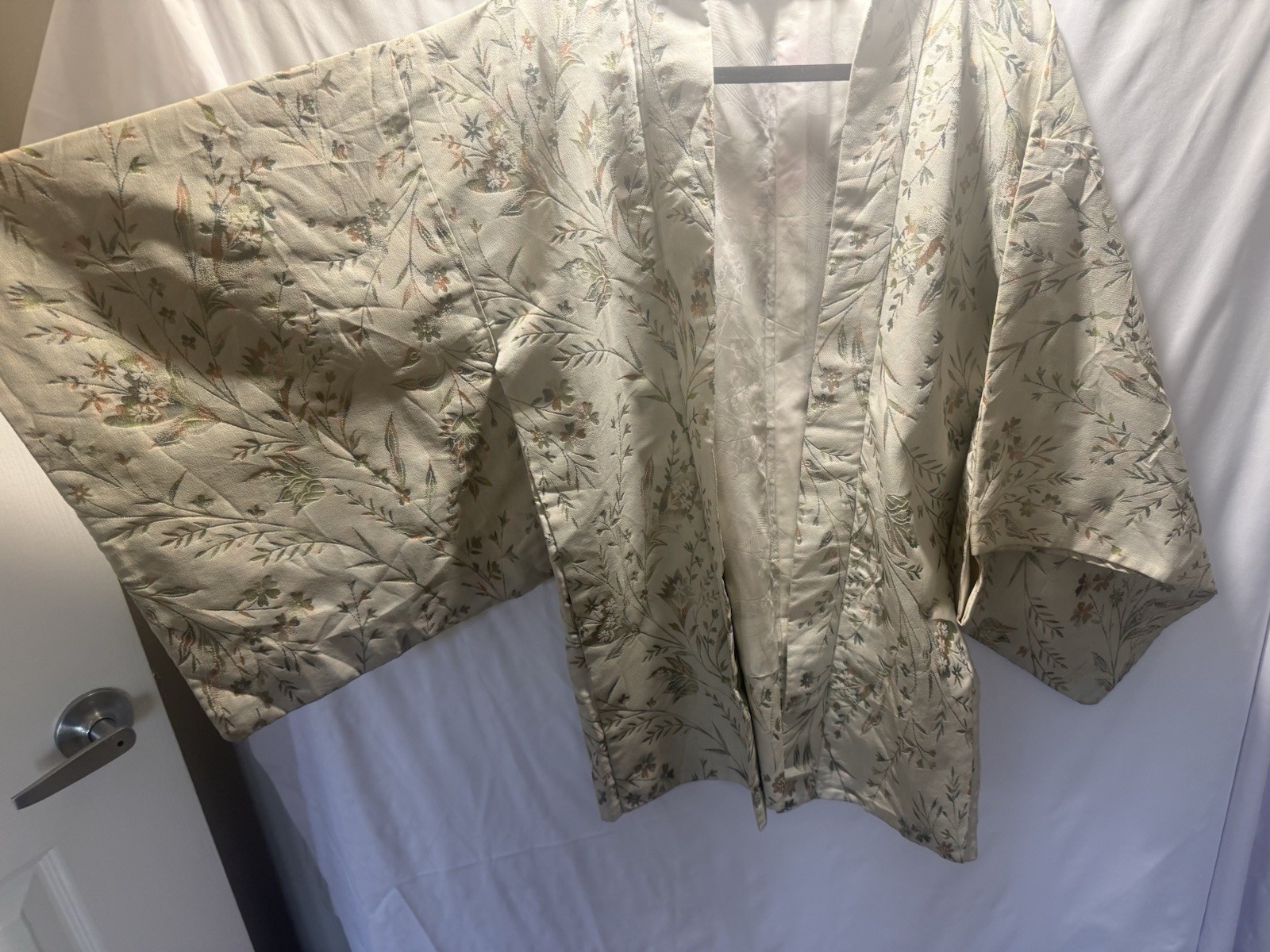 Women’s Silk Kimono, Japanese Style, Floral Pattern, Beige, One Size