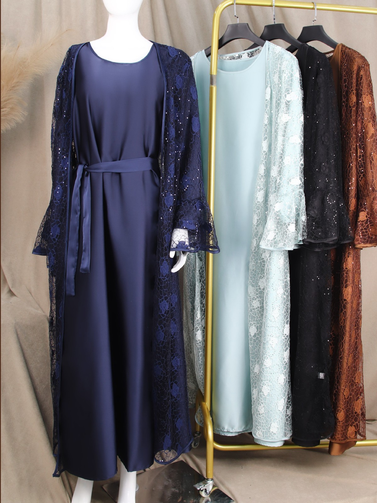 Muslim Women 2Pcs Lace Sequin Flared Sleeves Elegant and Dignified Banquet Robe