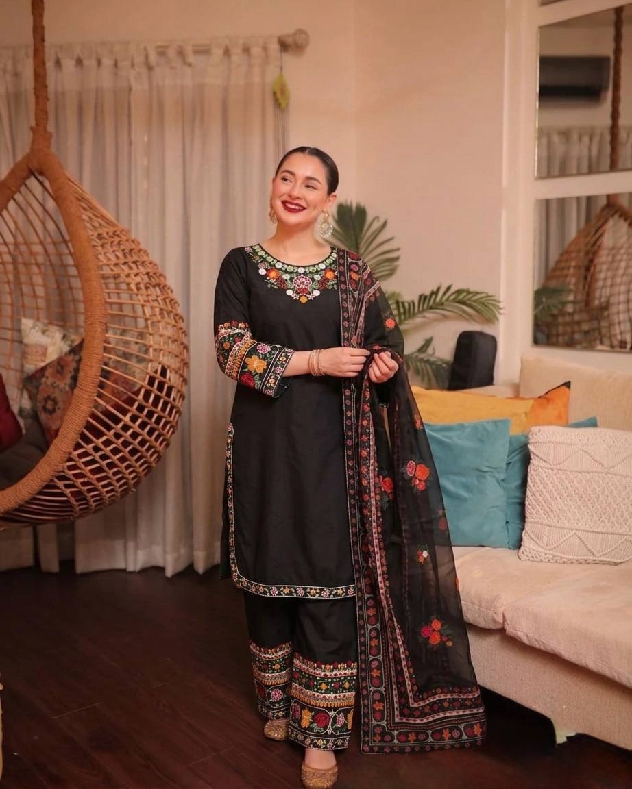 New Presenting French Crep Black Salwar Kameez With Dupatta For Wedding Wear