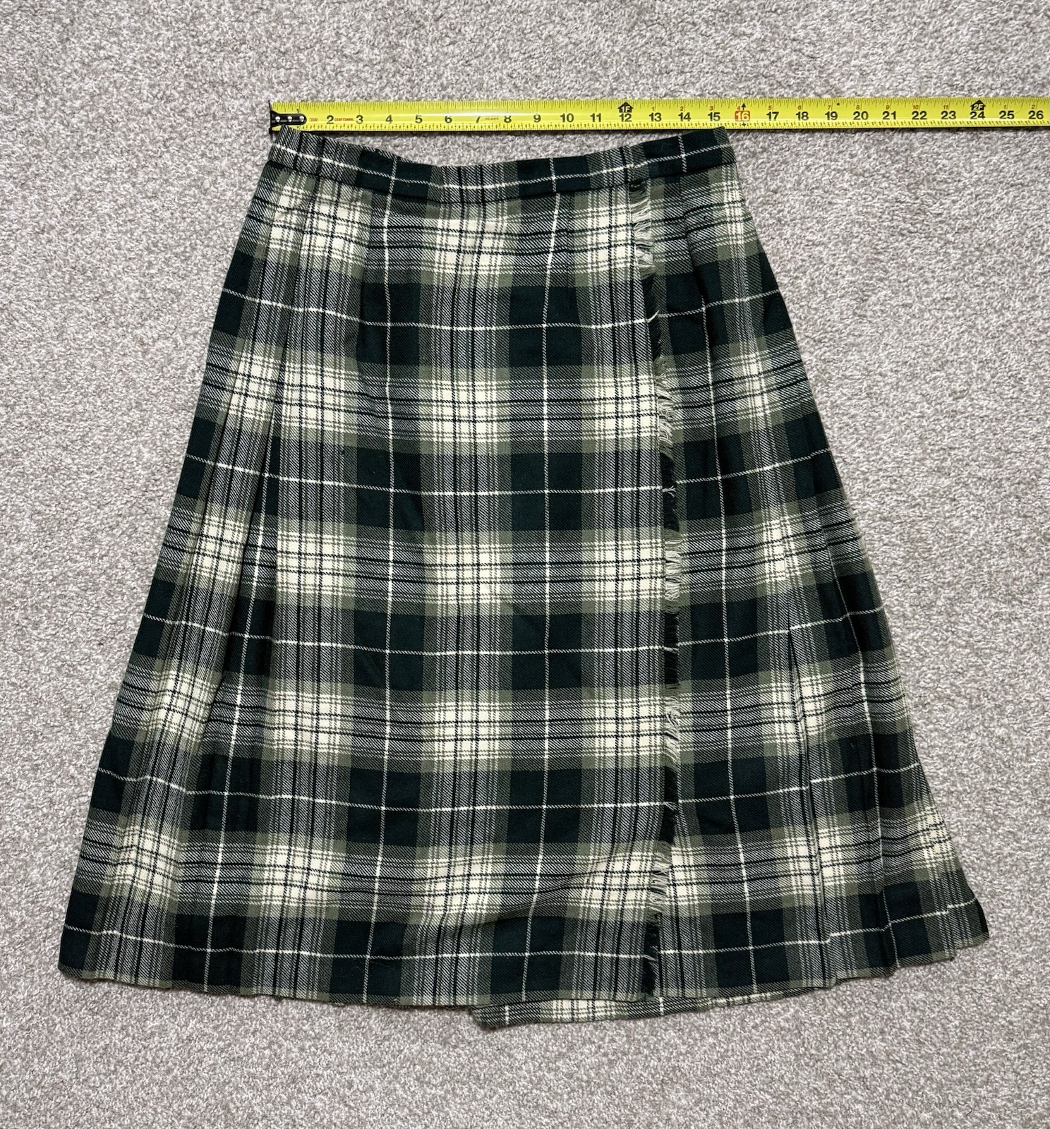 VTG Scottish Sportswear Green Tartan plaid Pure New Wool Kilt Made In Scotland