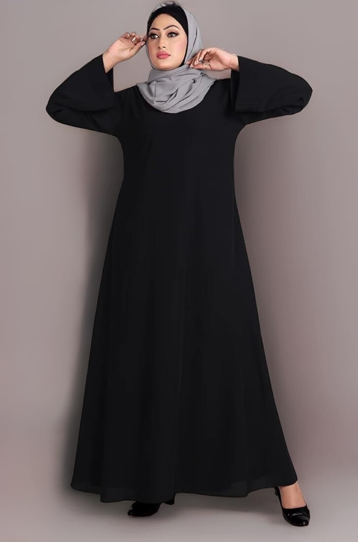 Modeling Abayas for women muslim