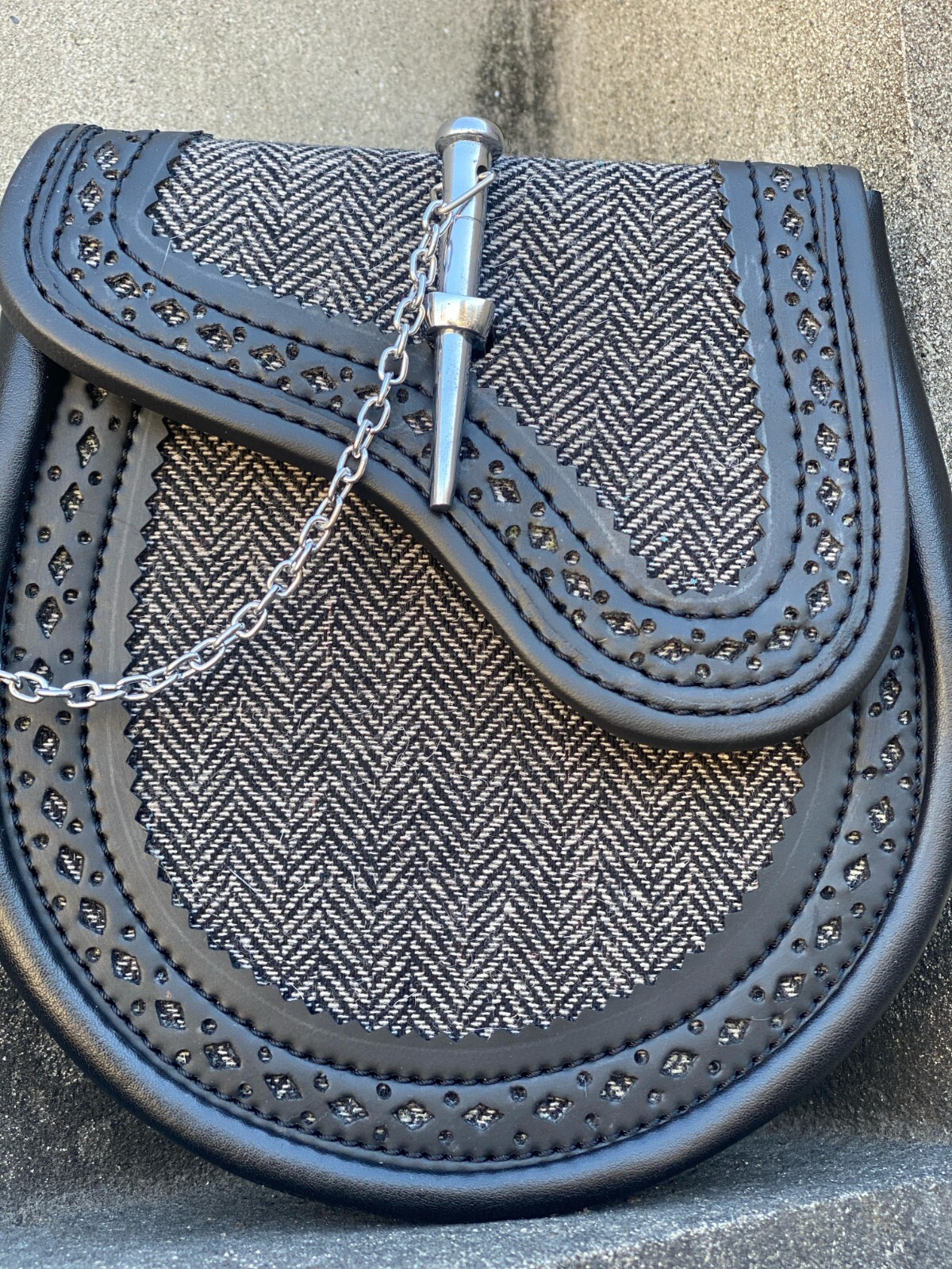 Men’s Scottish Grey Tweed Black Leather Sporran with Pin Lock & Chain Belt