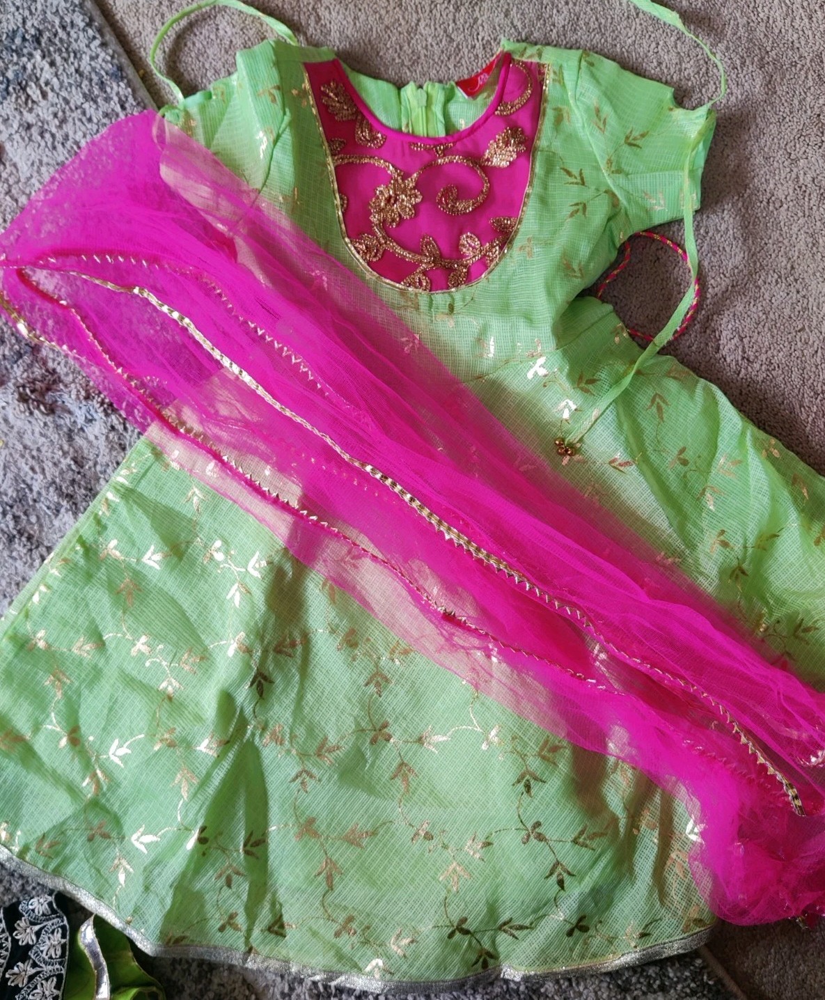 Green Pink Gold Embroidered fancy frock with tights Set Girls 3-4 Yrs