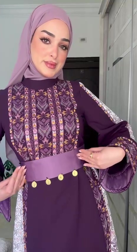 Palestinian Women Embroidered Thobe Dress Tatreez, long flowing and Wide Sleeves