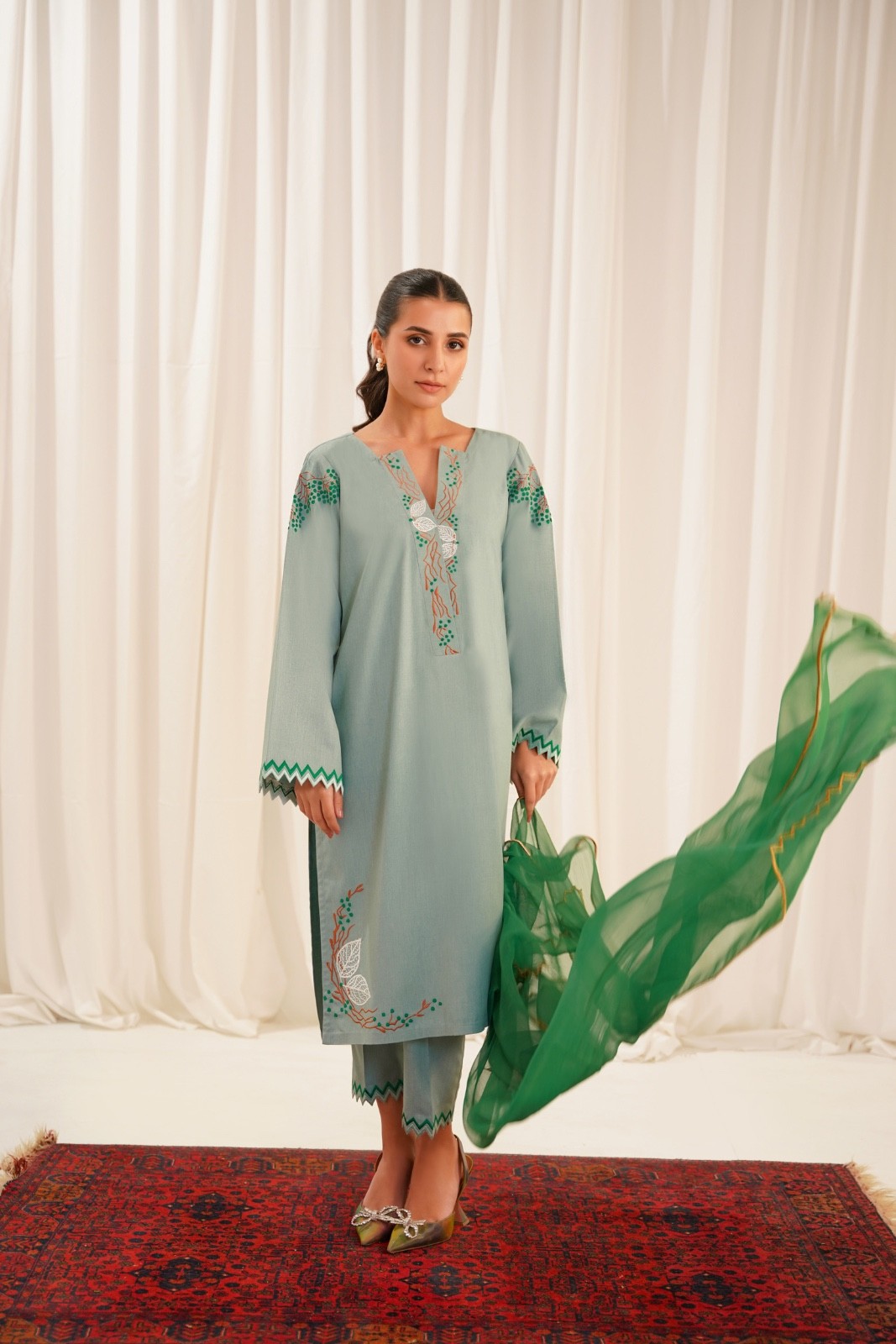 Four & Co Women’s Pistachio Green Embroidery Shalwar Kameez Kurti Kurta Set