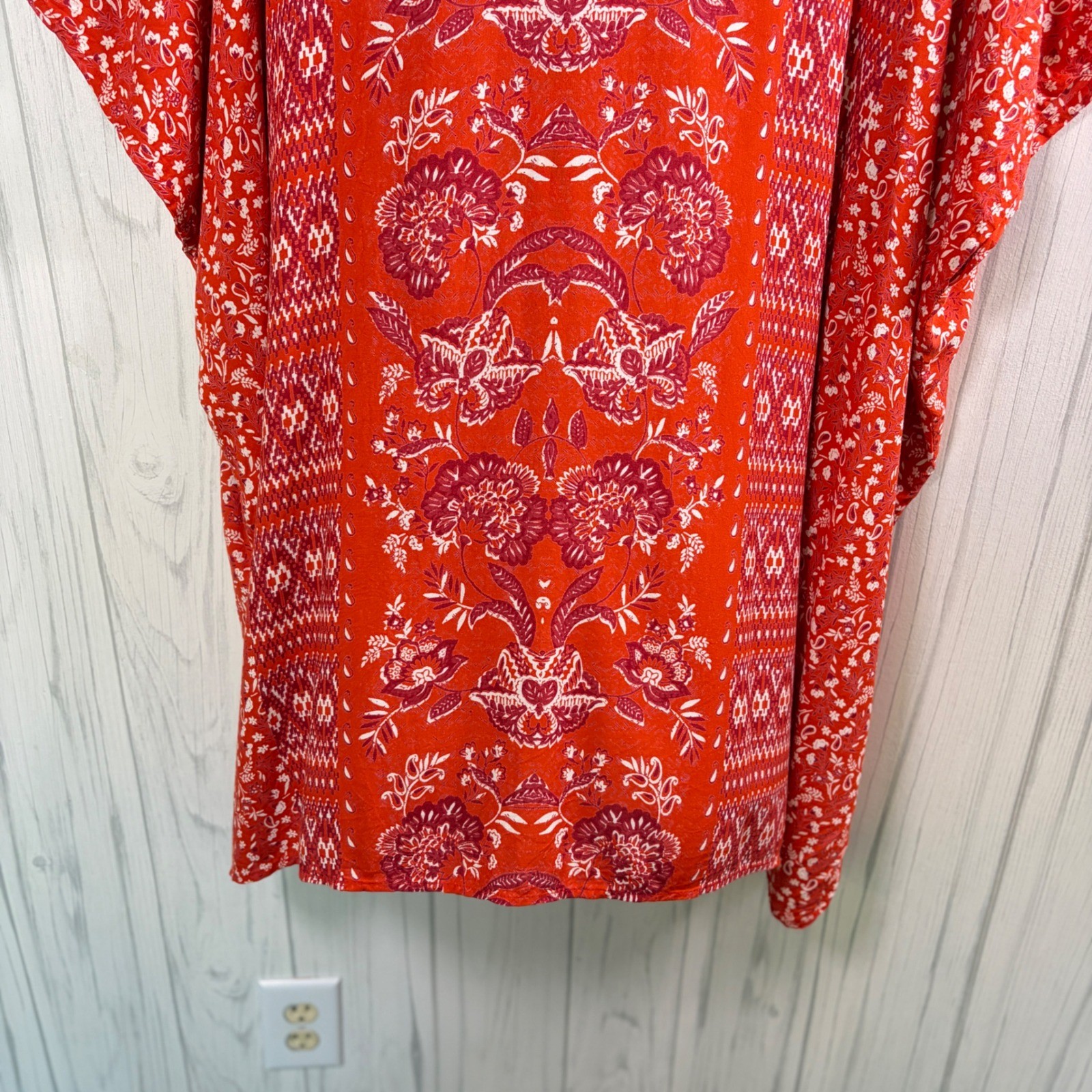 ANGIE Red & White Bandana Print Lightweight Kimono, Large