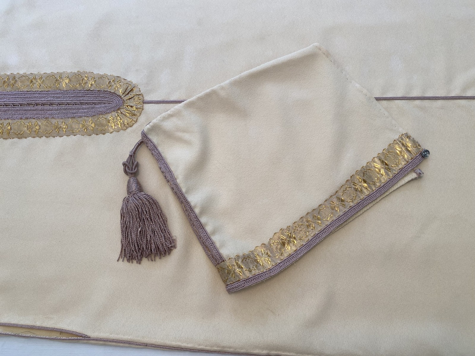 Vintage Moroccan Kaftan Gandoura Djellaba Cream and Gold with Hood