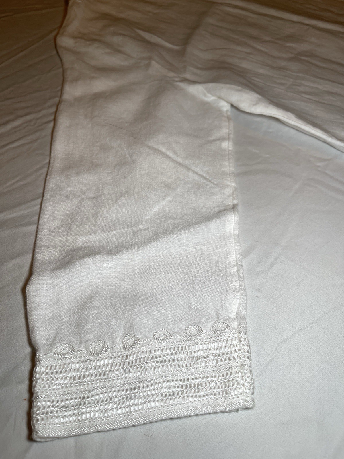 Soft Surroundings Women’s White Linen Embroidered Kurta Medium Made in India