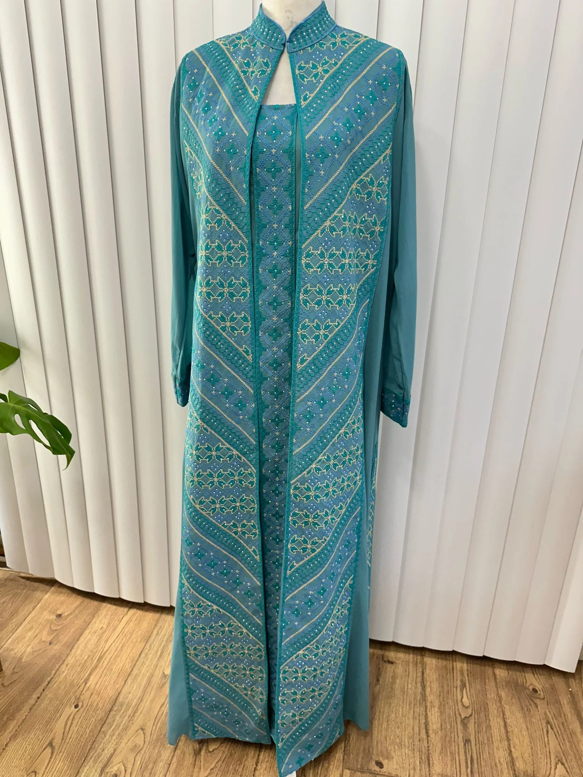 Jameelah Thobe Set – Women’s Embroidered Dress, Perfect for Eid, Abaya, Ramadan
