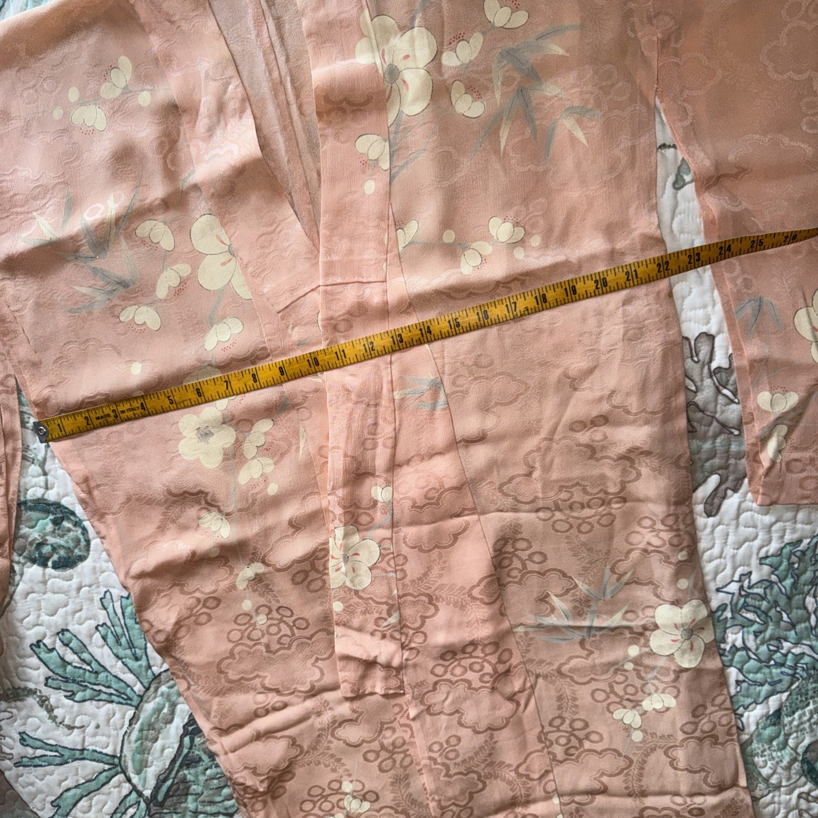 VINTAGE Kimono / Yukata SILK, peach floral design, lightweight ROBE