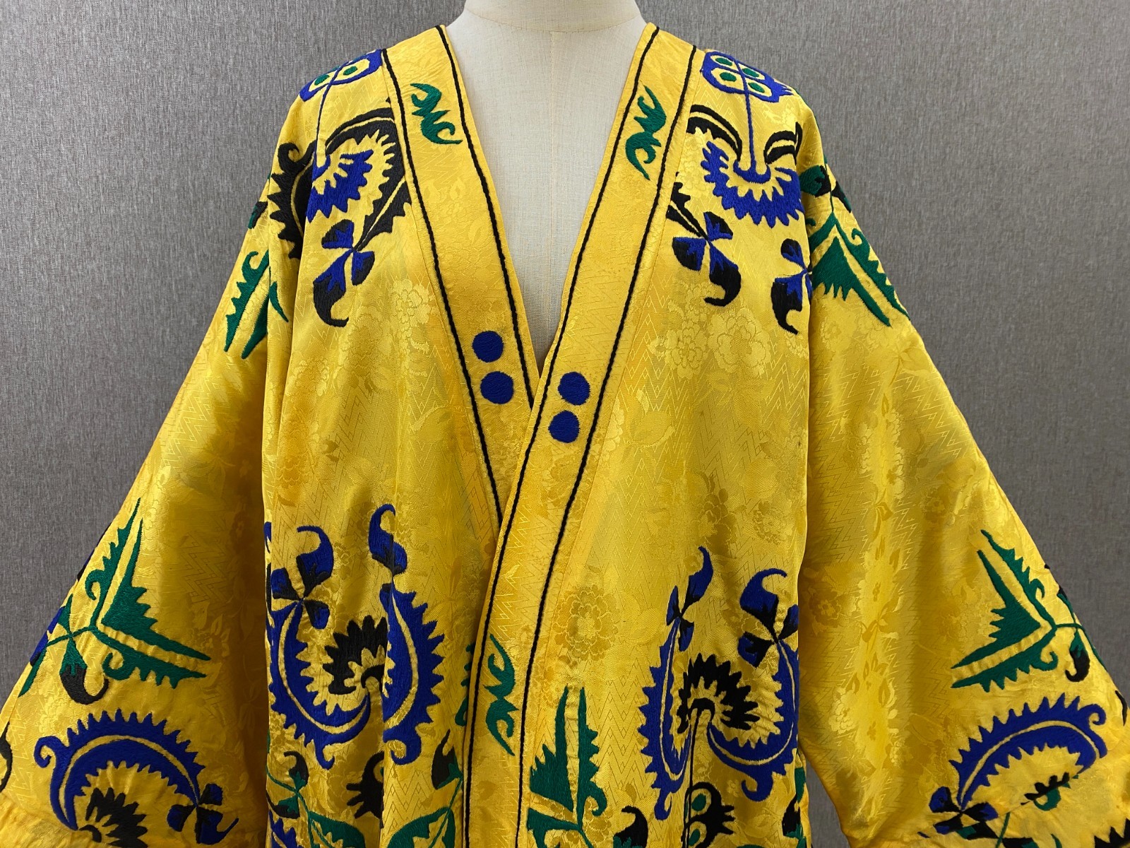 Vintage Uzbek Suzani Chapan Robe Jacket Embroidered OOAK Boho Ethnic Coat Kimono