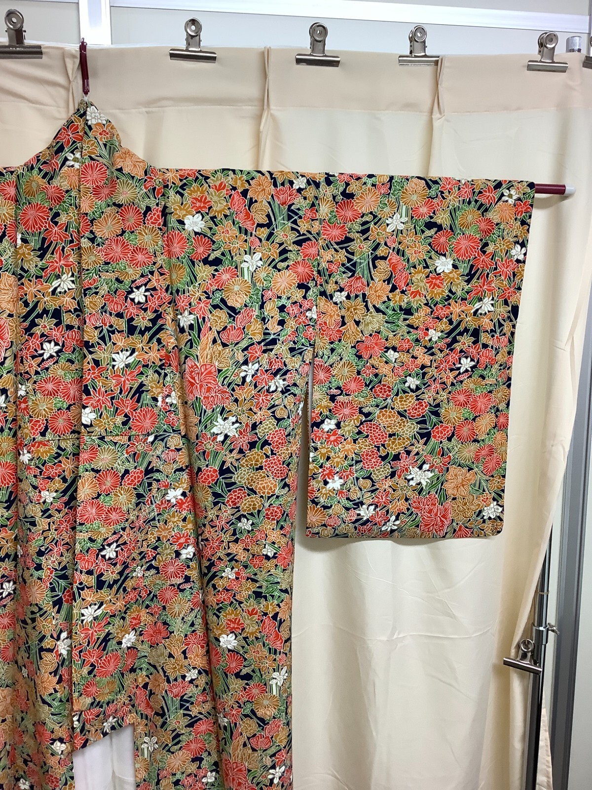 Japanese Vintage Kimono silk expensive Yuzen tradition length 61.81 inch used