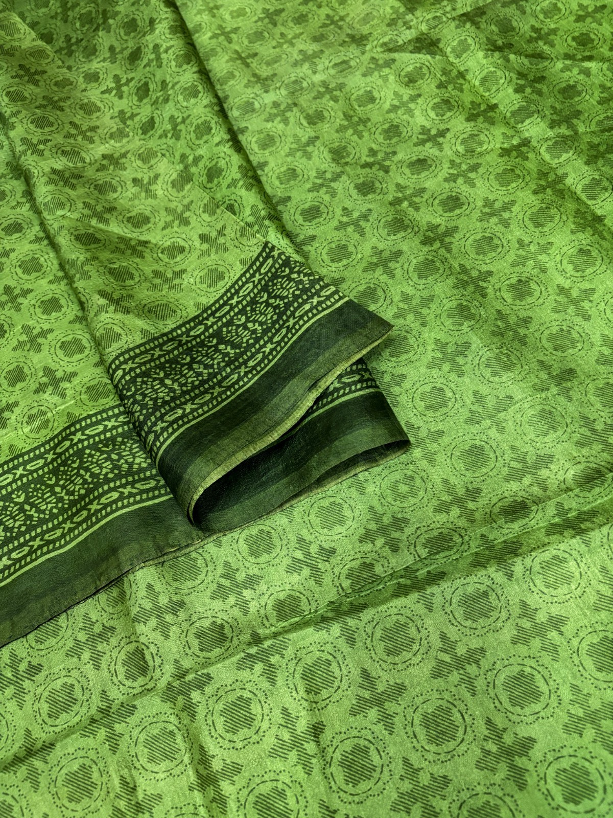 Vintage Silk Saree for Crafting, Sewing, Quilting, Upcycled Projects SS2568