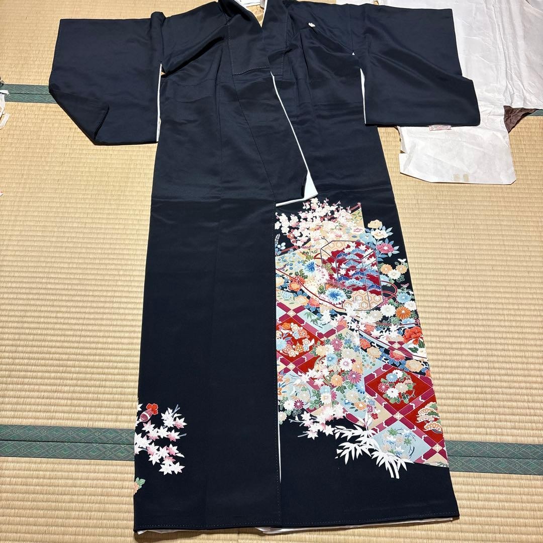 Unknown Brand Tomesode Kimono Black Floral Pattern Silk Ready to Wear