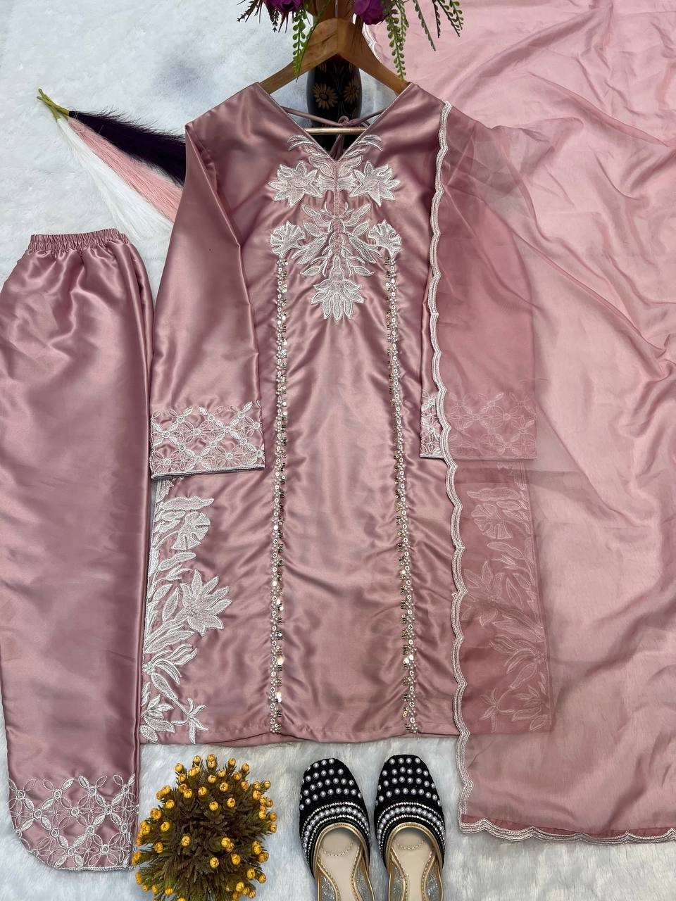 Classic Look Heavy Natural Crepe Salwar Kameez With Dusty Pink Dupatta For Women