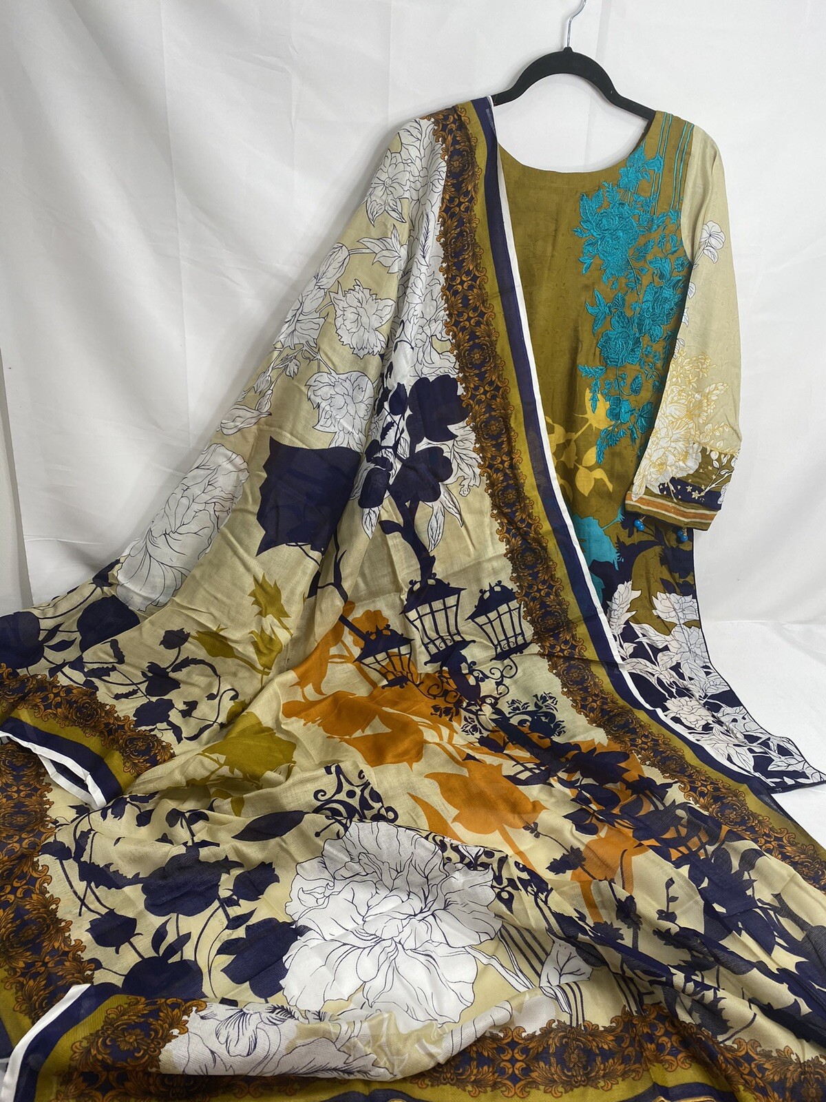 Printed Embroidery Cotton Net Jacquard Kameez Shalwar Lawn Dupatta Bust 40 Pakis