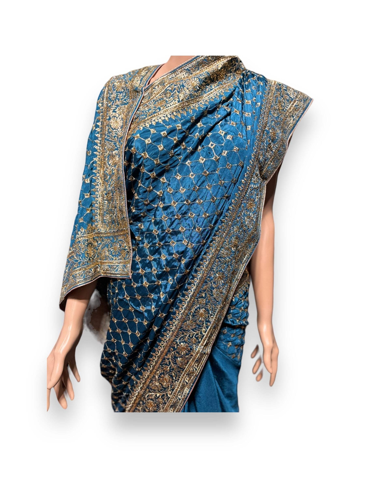 Sublime Simplicity: Traditional Designer Saree