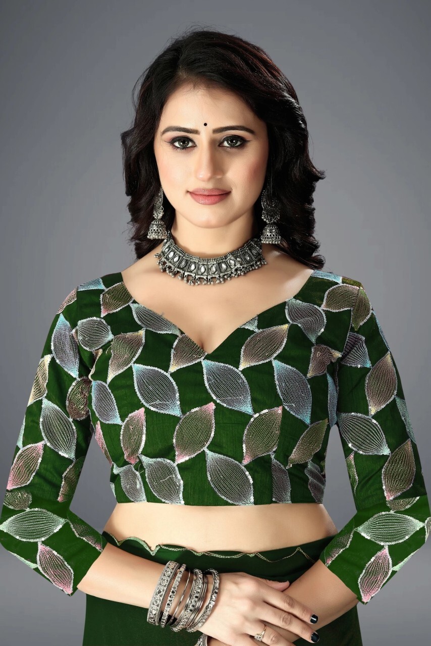 Solid/Plain Bollywood Georgette, Silk Blend Saree (Green)