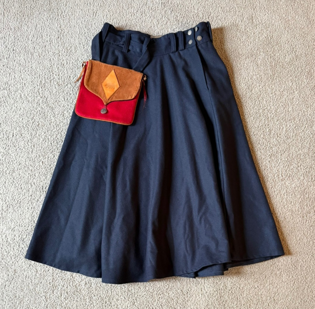 VTG J. Von Stern Men’s Navy Blue Wool Kilt w/Sporran – Size Medium