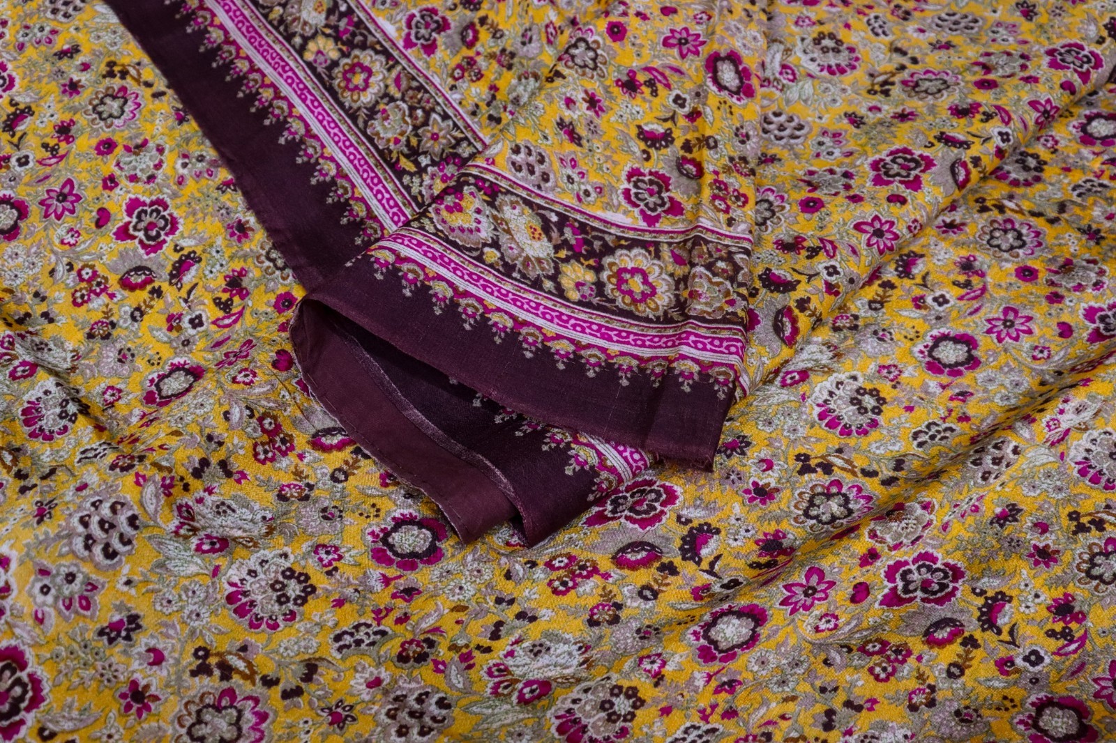 Vintage Chiffon Silk Saree, Lightweight Fabric for DIY & Sewing CS1239