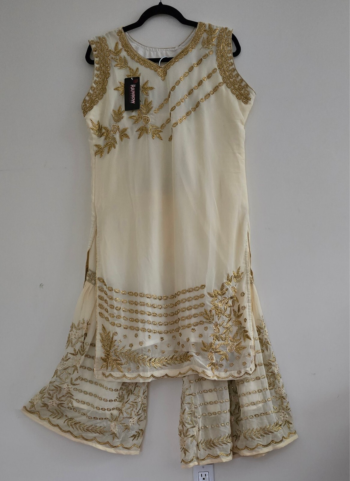 New Pakistani Cream / Ivory Color Georgette Stitched Sharer Set, 3 piece Set,
