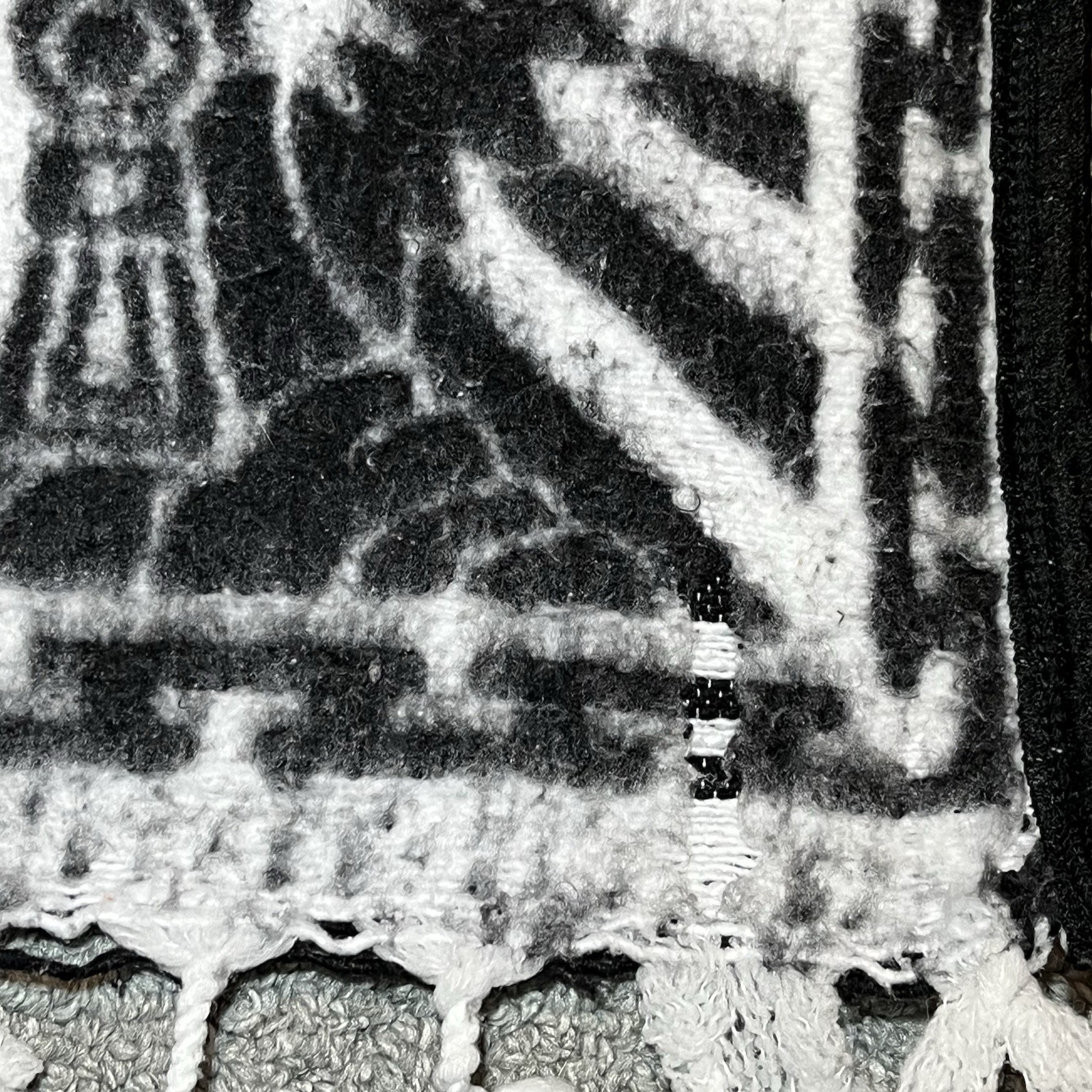 Mexican Poncho Rug Blanket Heavy Black White Aztec Tribal Southwest Reversible
